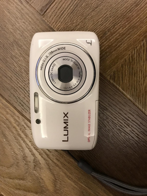 Kullanılmamış Panasonic Lumix Fotoğraf Makinesi